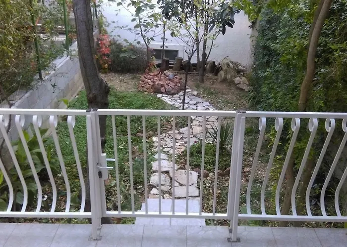 Restović Bol